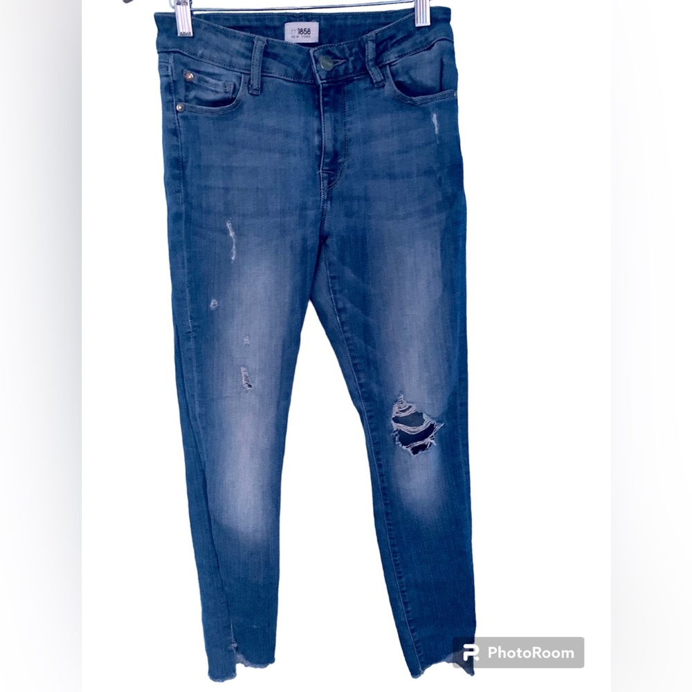 M1858 Kai Step Hem Skinny Ankle Jeans Size 4/27